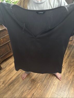 Express Black Women's V-Neck Short Sleeve Top